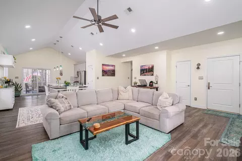 1310 Western Hills Ln, Vale, NC 28168