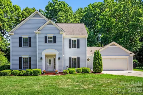 4831 Deanscroft Dr, Charlotte, NC 28226