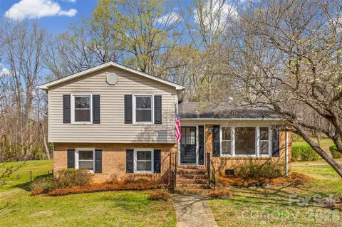 5322 Larewood Dr, Charlotte, NC 28215