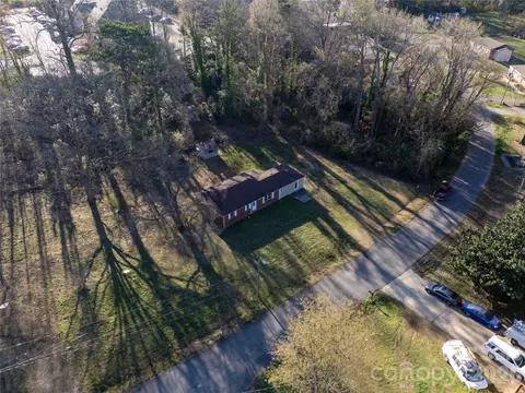 300 Clark Blvd, Charlotte, NC 28262
