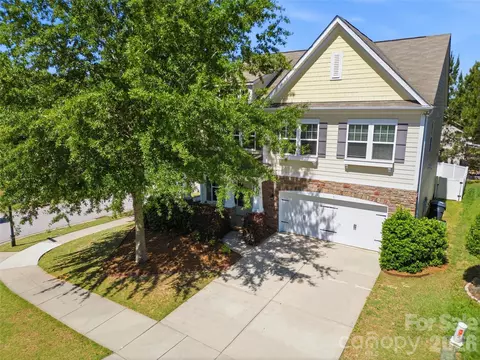 1037 Pennington Dr, Lancaster, SC 29720