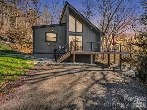 456 Youngs Mountain Dr, Lake Lure, NC 28746