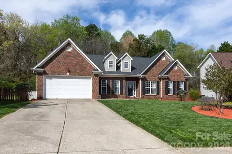 12015 Hampton Place Dr, Charlotte, NC 28269
