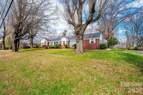 1724 2nd Nw Ave NW, Hickory, NC 28601