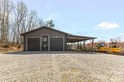 17 Red Leaf Rd, Asheville, NC 28806