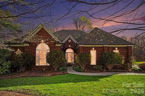 8407 Locksley Dr, Harrisburg, NC 28075