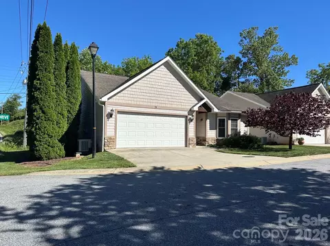29 Kaylor Dr, Arden, NC 28704