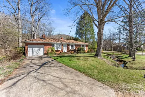 879 New Haw Creek Rd, Asheville, NC 28805