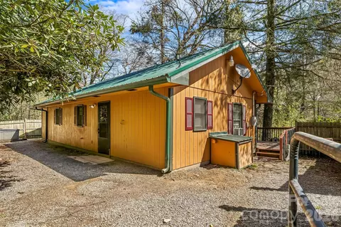 242 Plott Balsam Rd, Maggie Valley, NC 28751