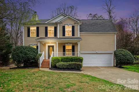 8100 Chatham Oaks Dr, Concord, NC 28027
