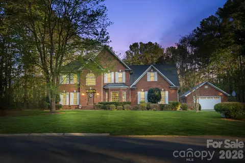 3570 Weddington Oaks Dr, Matthews, NC 28104