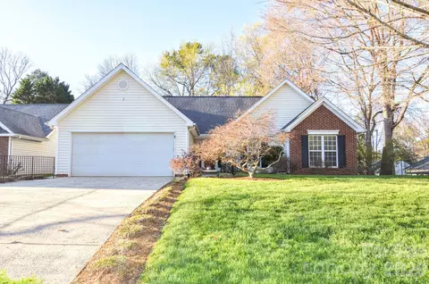 504 Bass Ln, Charlotte, NC 28270