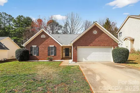 7022 Duchamp Dr, Charlotte, NC 28215