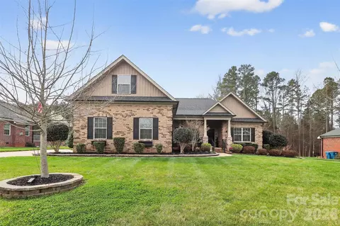3225 Fairmead Dr, Concord, NC 28025