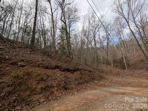 4960 Singleton Dr, Morganton, NC 28655 photo 3