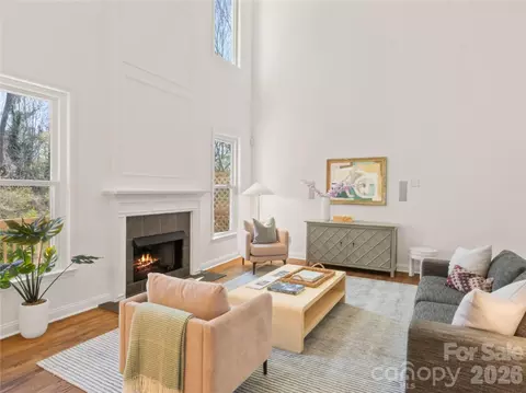 2020 Sablewood Dr, Charlotte, NC 28205