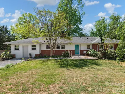8 Fernlawn Rd, Asheville, NC 28805