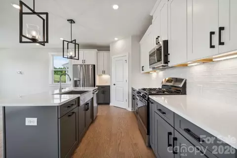 219 Goorawing Ln, Mooresville, NC 28115