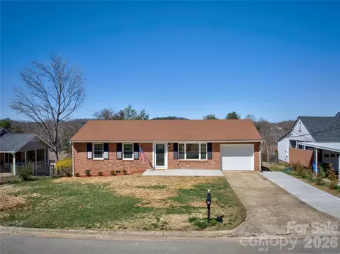88 Skyview Ter, Asheville, NC 28806