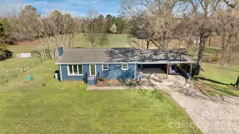 6268 Long Island Rd, Catawba, NC 28609