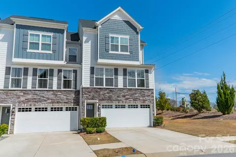 963 Portrush Ln, Tega Cay, SC 29708 photo 2