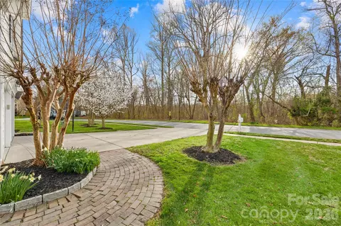 8312 Forest Shadow Cir, Cornelius, NC 28031 photo 8