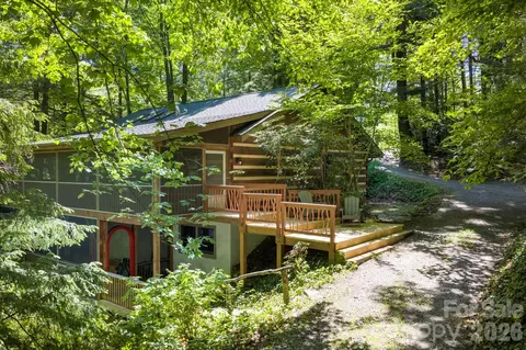 Exterior - 14 Weeping Cherry Forest Rd, Fairview, NC 28730 photo 2 of 9