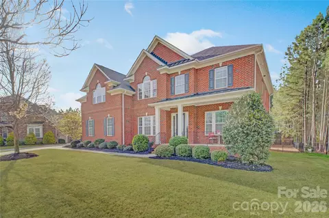 16518 Governors Club Ct, Charlotte, NC 28278