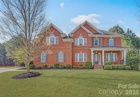 16518 Governors Club Ct, Charlotte, NC 28278