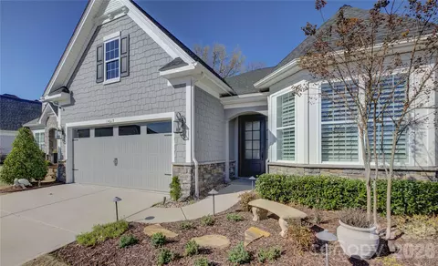 14619 Crosswater Ln, Charlotte, NC 28278