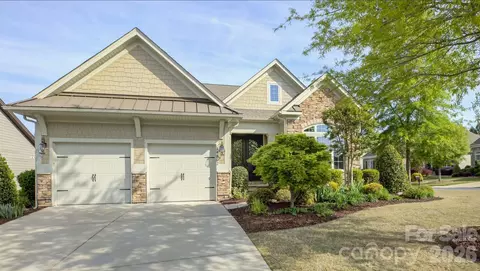 14802 Creeks Edge Dr, Charlotte, NC 28278