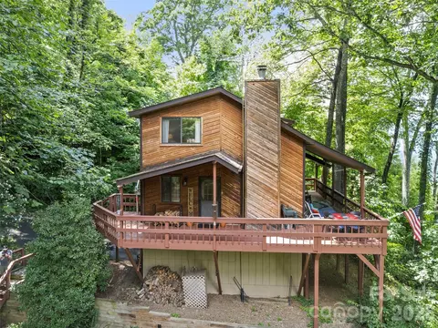 1672 Summit Dr, Maggie Valley, NC 28751