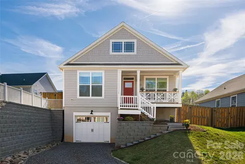 1022 Padgett Pl, Black Mountain, NC 28711