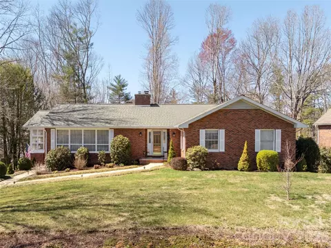 71 W Fairway Dr, Etowah, NC 28729