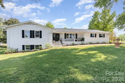 1041 Brawley School Rd, Mooresville, NC 28117
