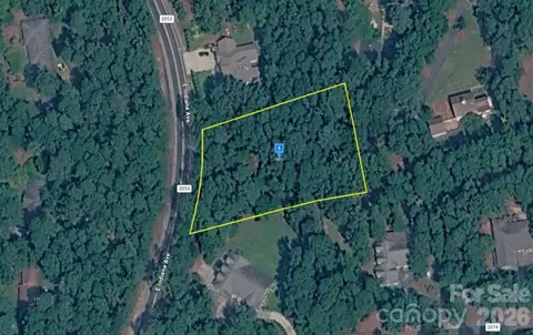 1685 E Indiana Ave, Southern Pines, NC 28387