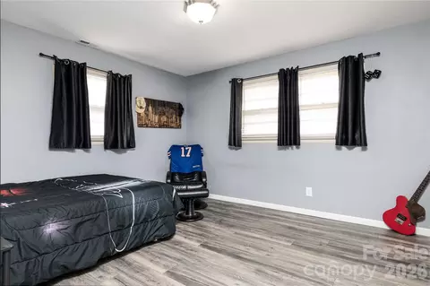 Bedroom - 286 Valley Rd, Hickory, NC 28601 photo 1 of 7