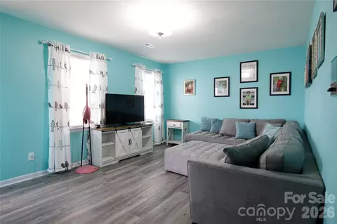 Living - 286 Valley Rd, Hickory, NC 28601 photo 1 of 2