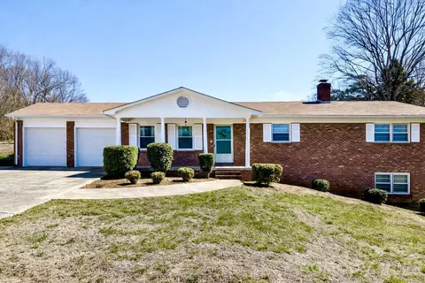 286 Valley Rd, Hickory, NC 28601