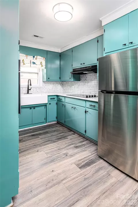 Kitchen - 286 Valley Rd, Hickory, NC 28601 photo 3 of 3