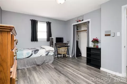 Bedroom - 286 Valley Rd, Hickory, NC 28601 photo 5 of 7