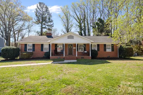 7614 Rolling Hill Rd, Charlotte, NC 28227