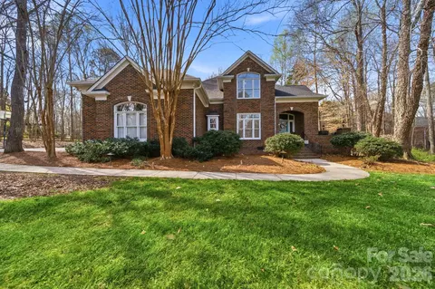 2030 Sandy Pond Ln, Waxhaw, NC 28173