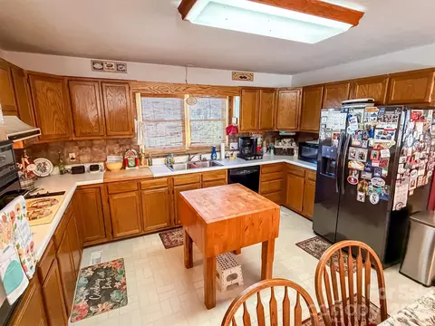 Kitchen - 1017 3rd Nw Ave NW, Conover, NC 28613 photo 5 of 5