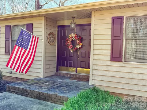 Exterior - 1017 3rd Nw Ave NW, Conover, NC 28613 photo 5 of 8