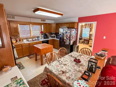 Kitchen - 1017 3rd Nw Ave NW, Conover, NC 28613 photo 2 of 5