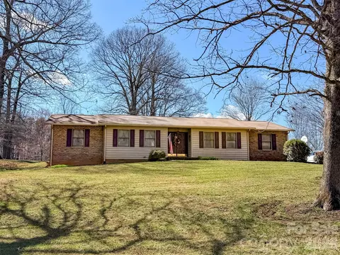 Exterior - 1017 3rd Nw Ave NW, Conover, NC 28613 photo 3 of 8