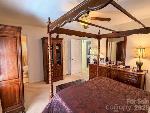 Bedroom - 1017 3rd Nw Ave NW, Conover, NC 28613 photo 5 of 13
