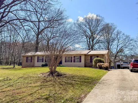 Exterior - 1017 3rd Nw Ave NW, Conover, NC 28613 photo 2 of 8