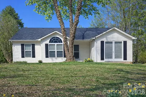 107 Panther Creek E Rd E, Troutman, NC 28166